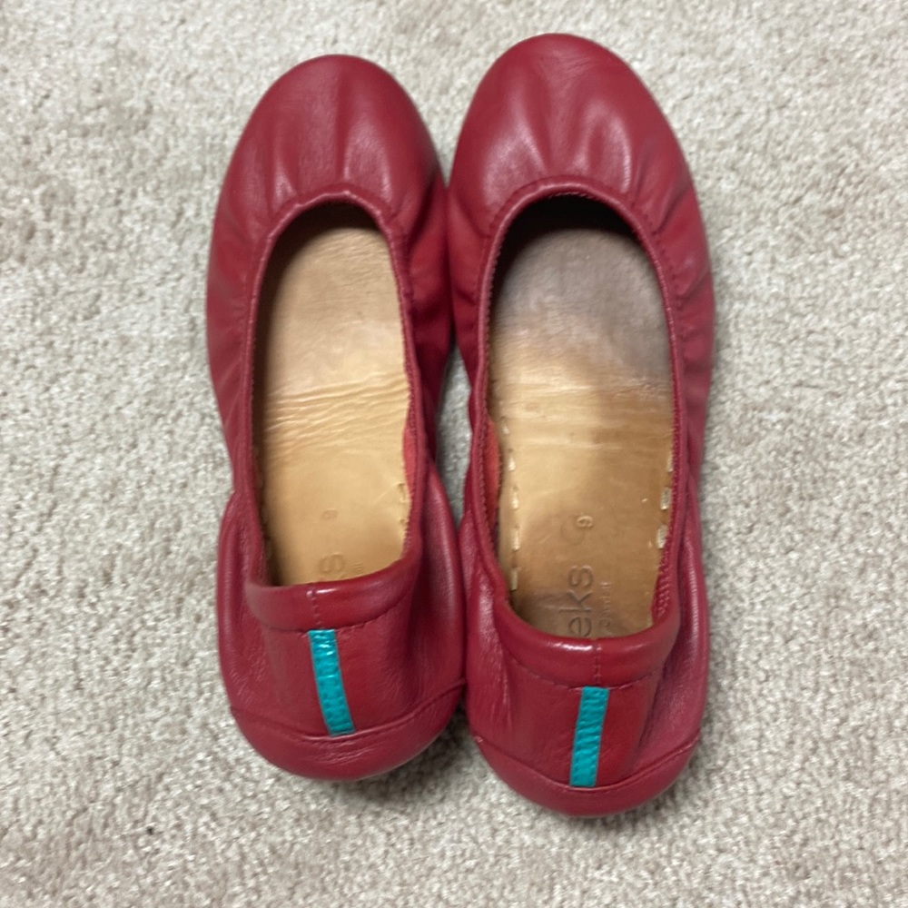 Cardinal red tieks 9